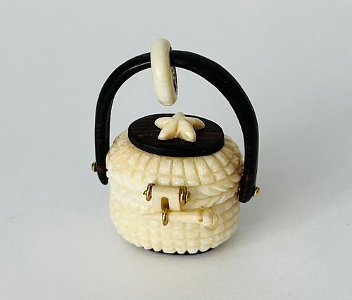 AL DOUCETTE MINIATURE CARVED