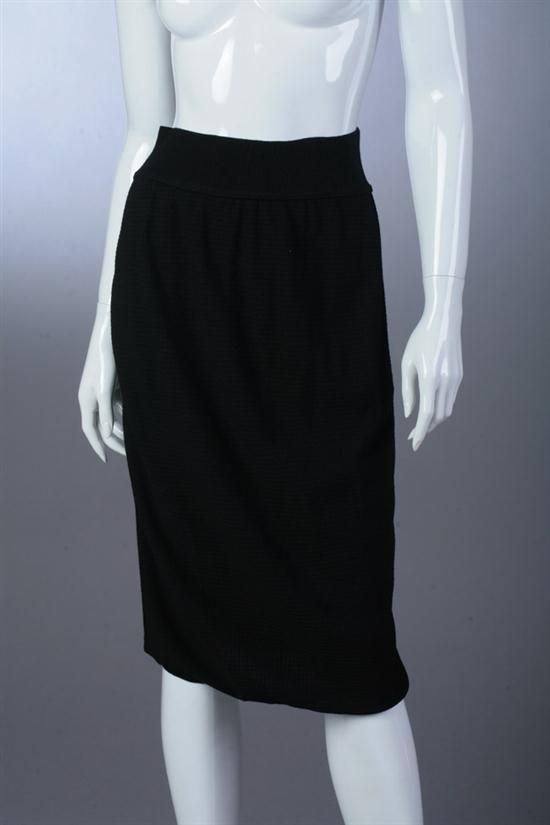 ALA?A BLACK SKIRT Size medium; wool