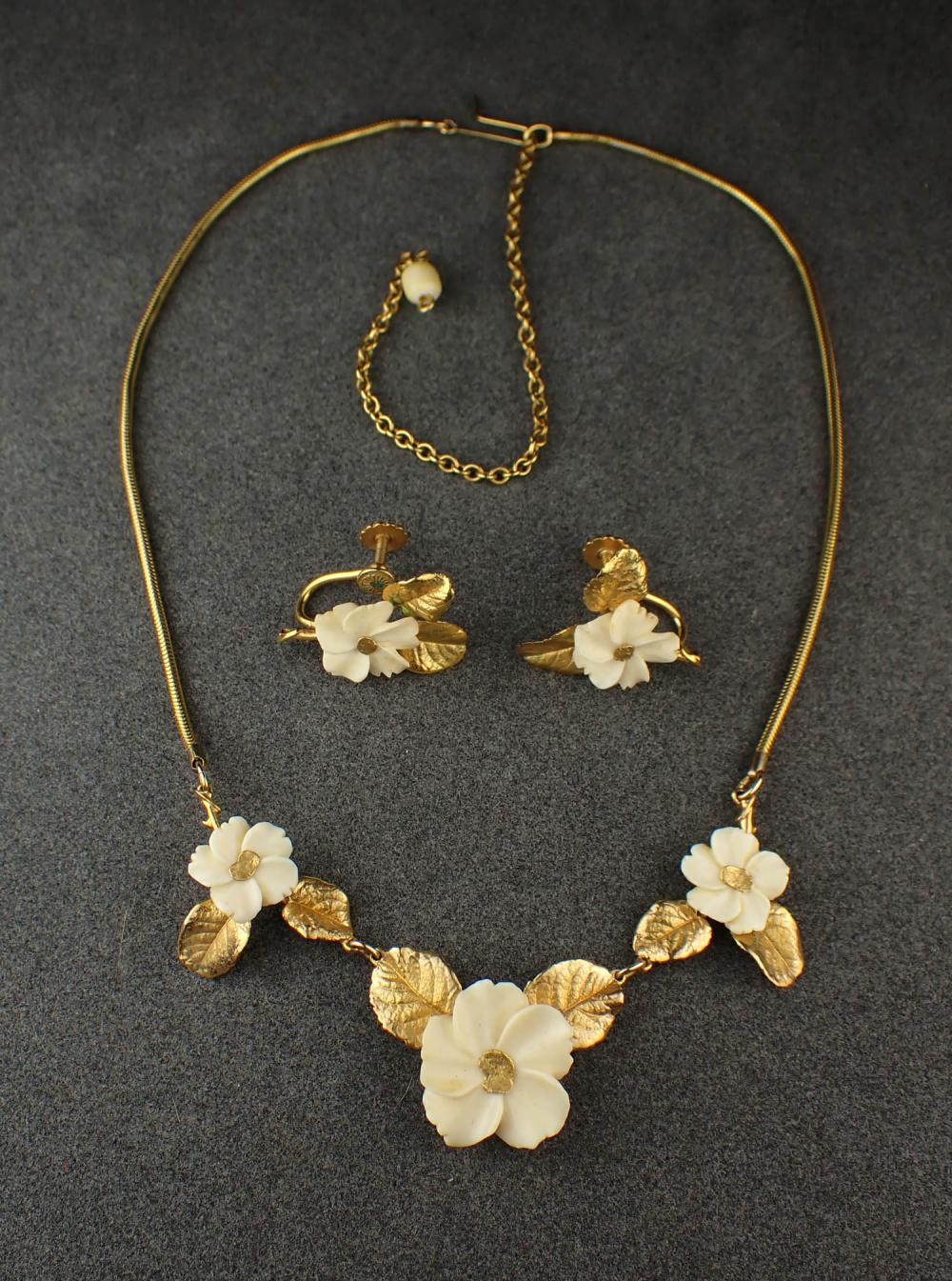 ALASKA YELLOW GOLD NECKLACE AND