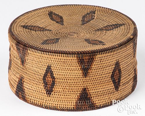 ALASKAN INUIT WOVEN LIDDED