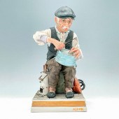 ALGORA PORCELAIN FIGURINE, MAN