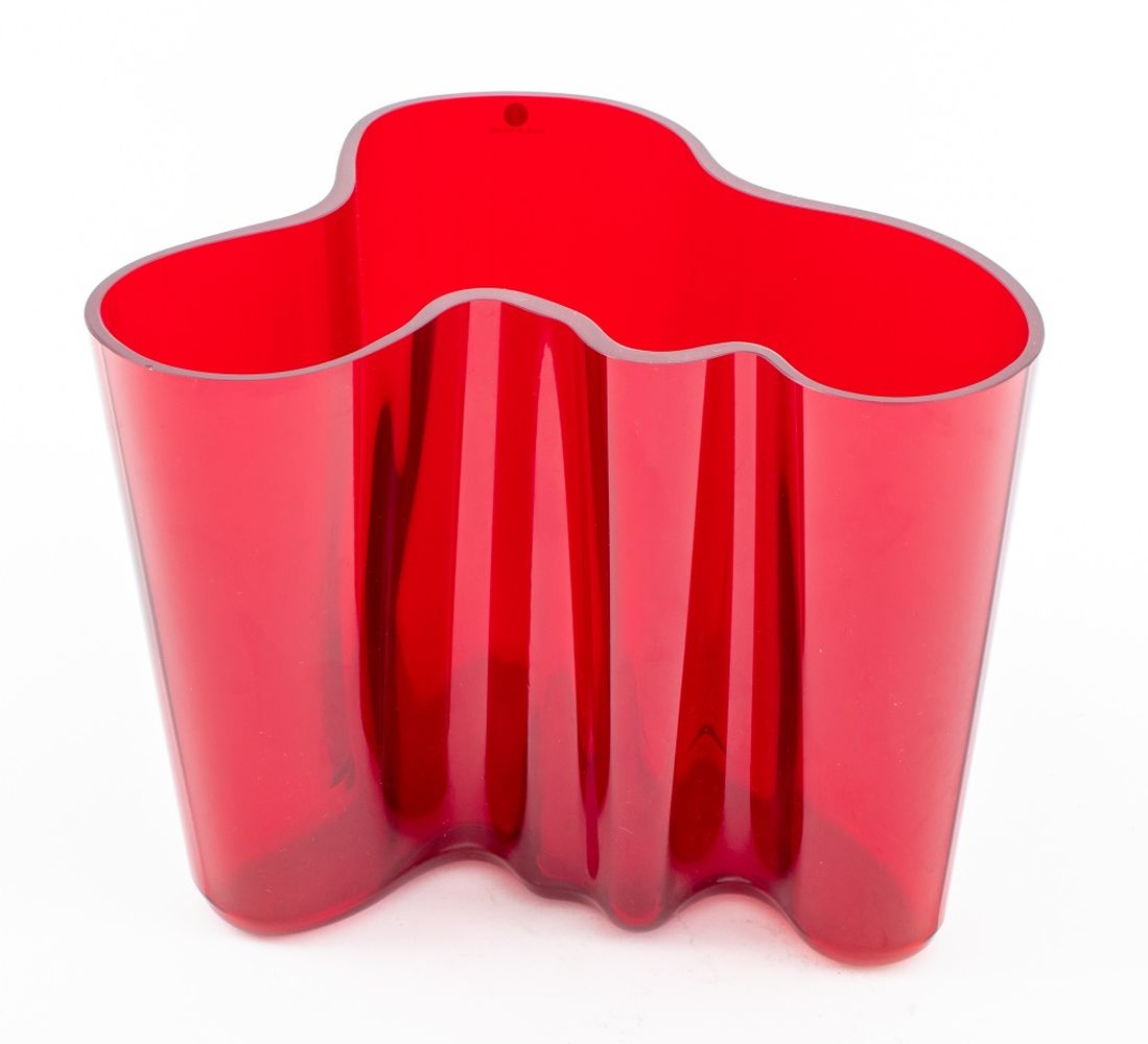 ALVAR AALTO FOR IITTALA FREEFORM
