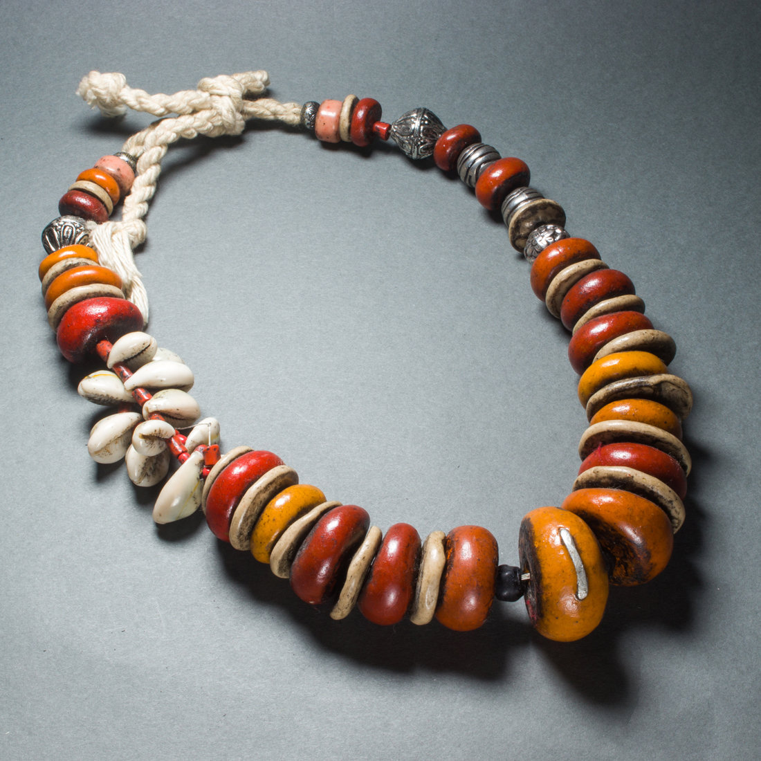 AMBER AND SHELL NECKLACE Amber