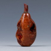 AMBER PEBBLE FORM SNUFF BOTTLE