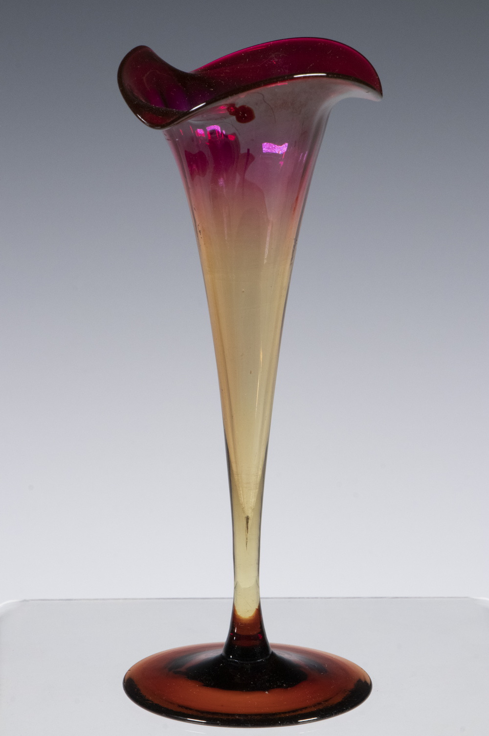 AMBERINA RIBBED LILY ART GLASS VASE