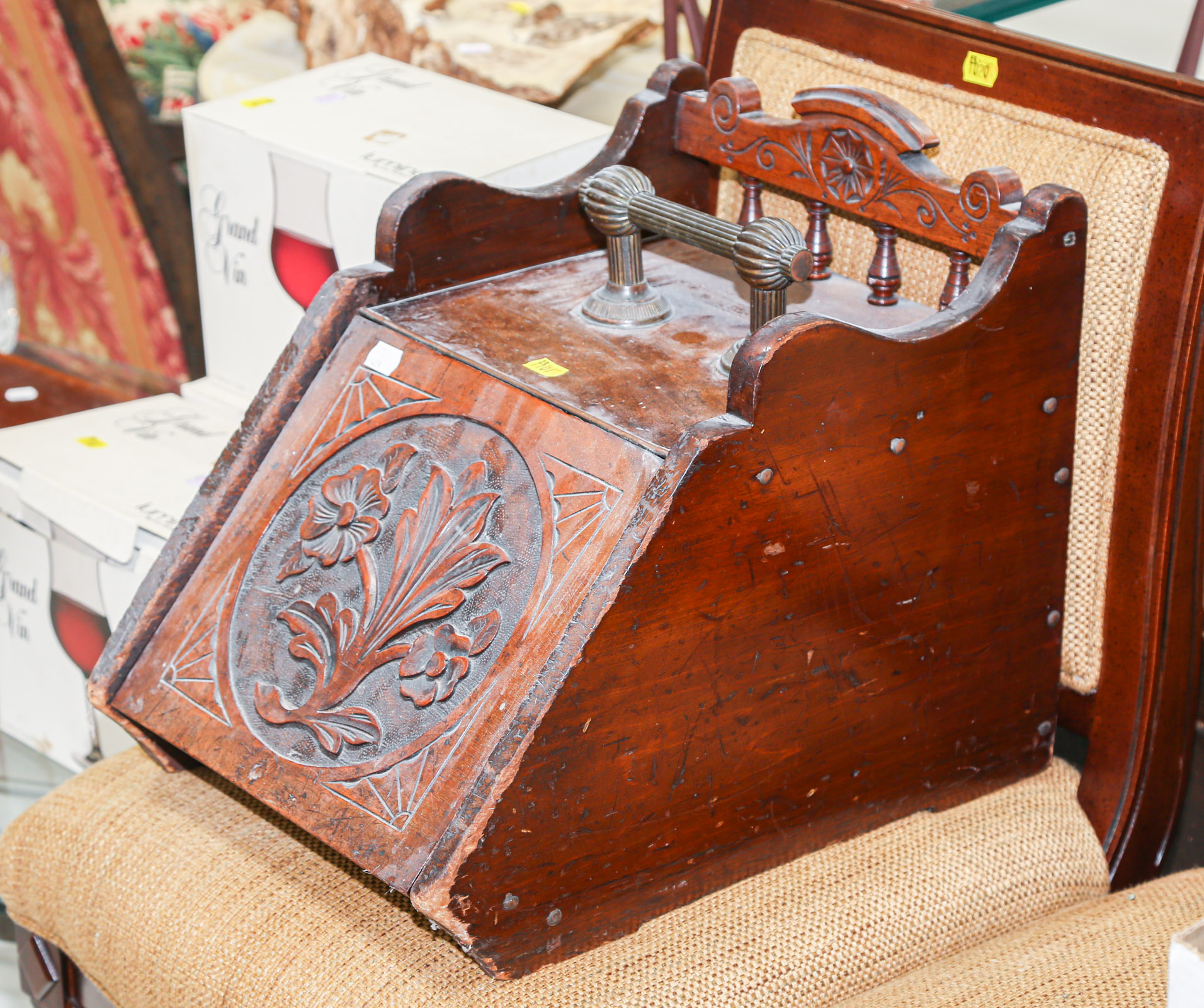 AMERICAN AESTHETIC CARVED WALNUT