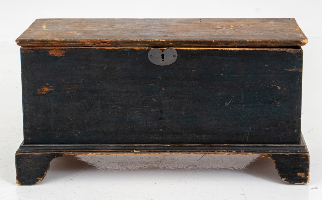 AMERICAN ANTIQUE PAINTED STORAGE