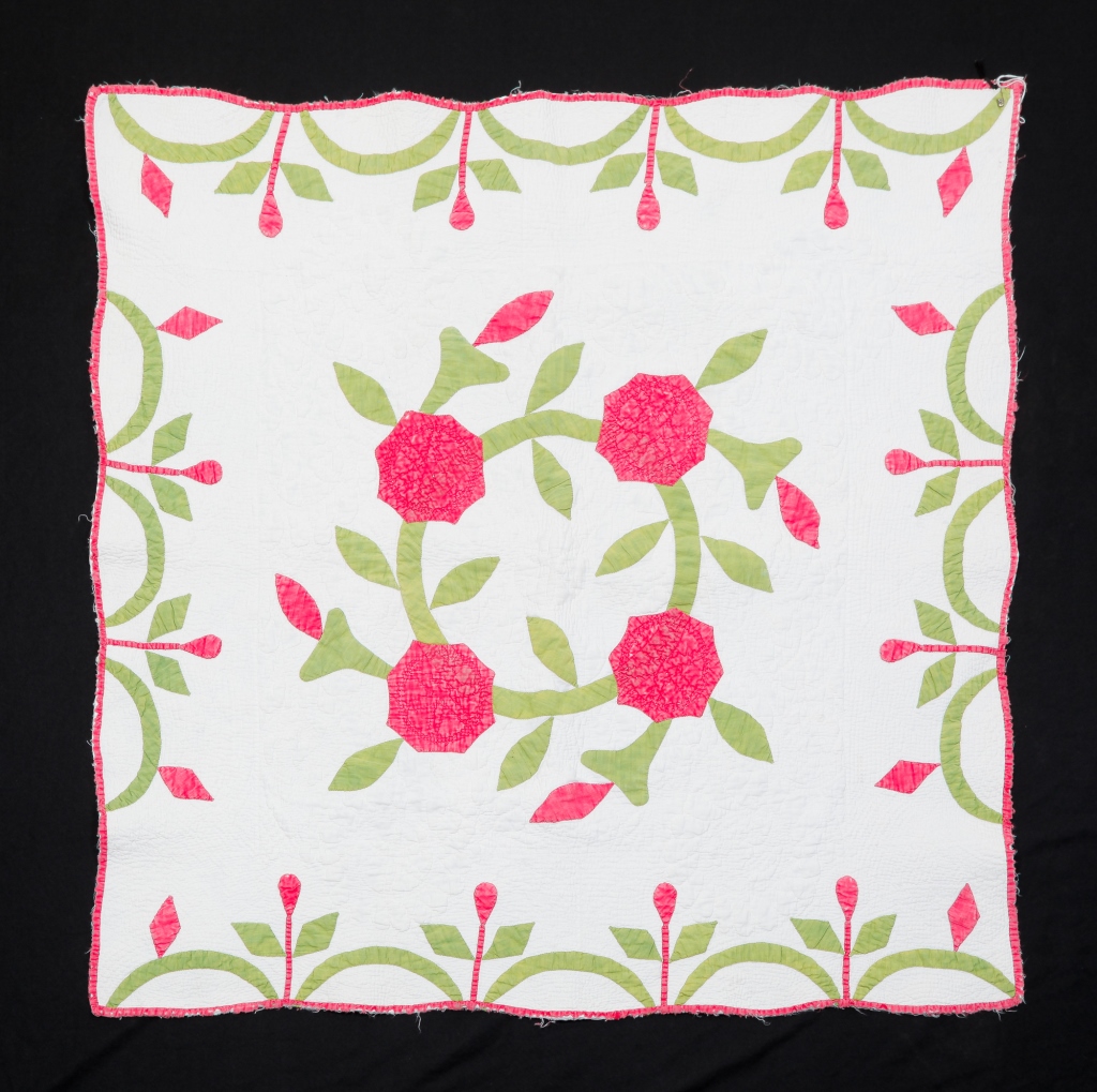 AMERICAN APPLIQUE CRIB QUILT.