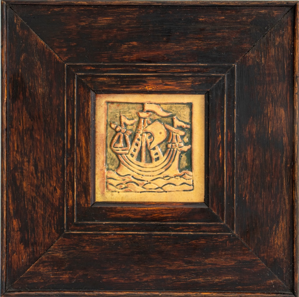AMERICAN ART & CRAFT MORAVIAN