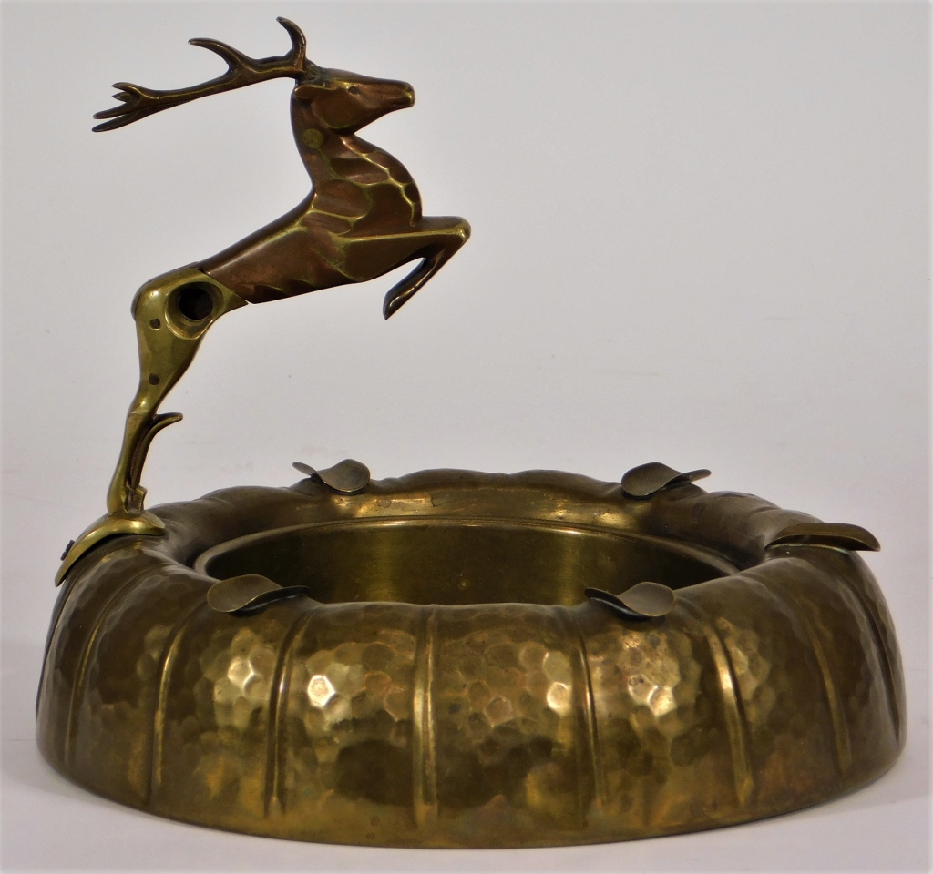 AMERICAN ART DECO REINDEER CIGAR