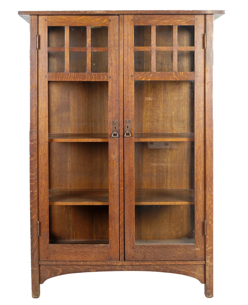 AMERICAN ARTS & CRAFTS OAK &