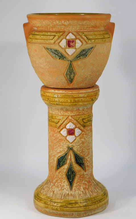 AMERICAN ARTS & CRAFTS POTTERY