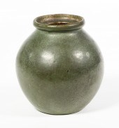 AMERICAN ARTS & CRAFTS POTTERY