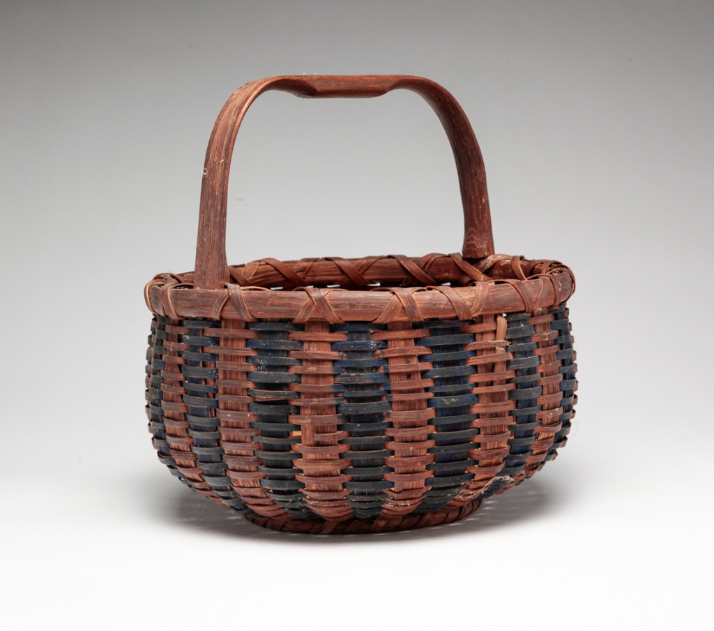 AMERICAN BASKET. Second half 20th