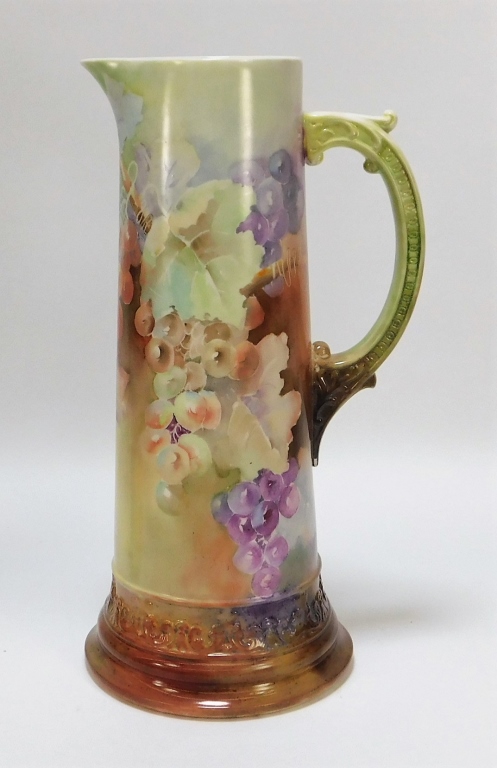 AMERICAN BELLEEK PASTEL GRAPES