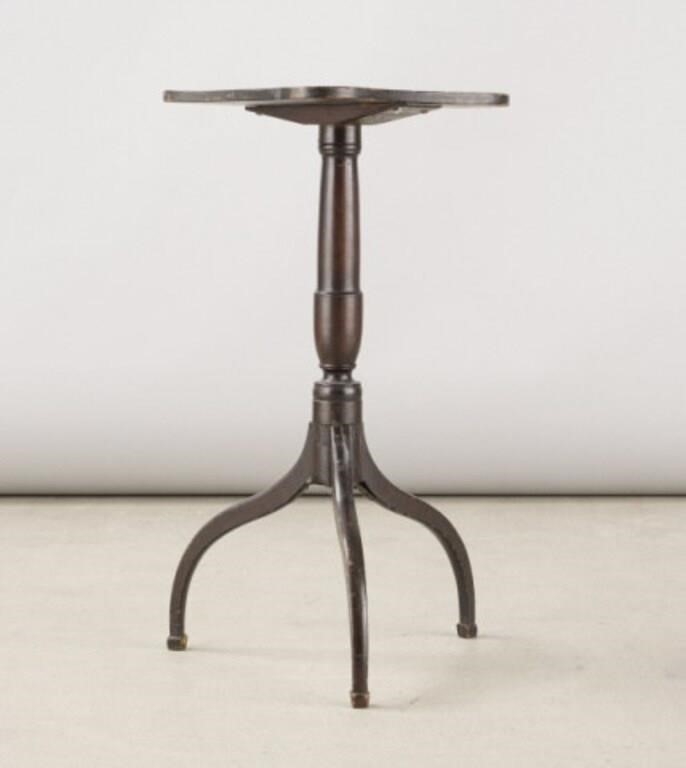 AMERICAN CANDLESTANDA tripod base