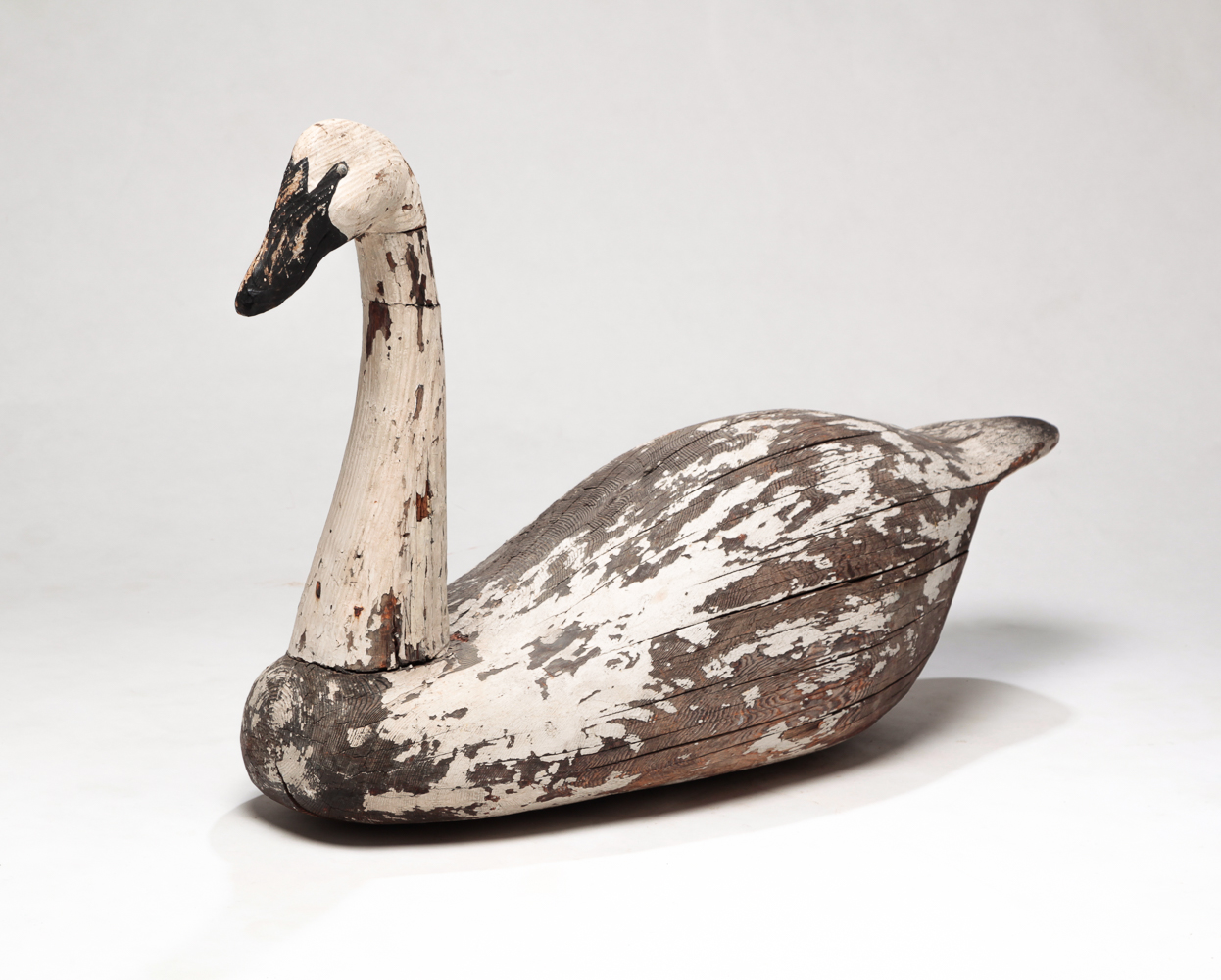 AMERICAN CARVED SWAN DECOY.