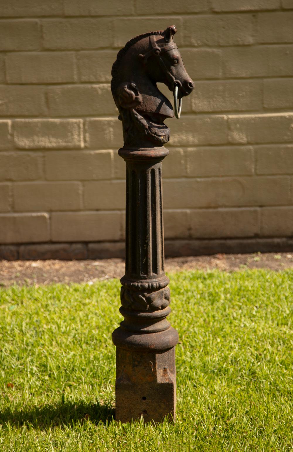 AMERICAN CAST IRON HORSE-HEAD