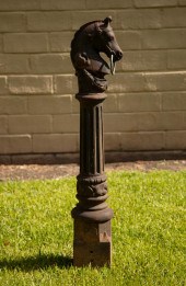 AMERICAN CAST IRON HORSE-HEAD
