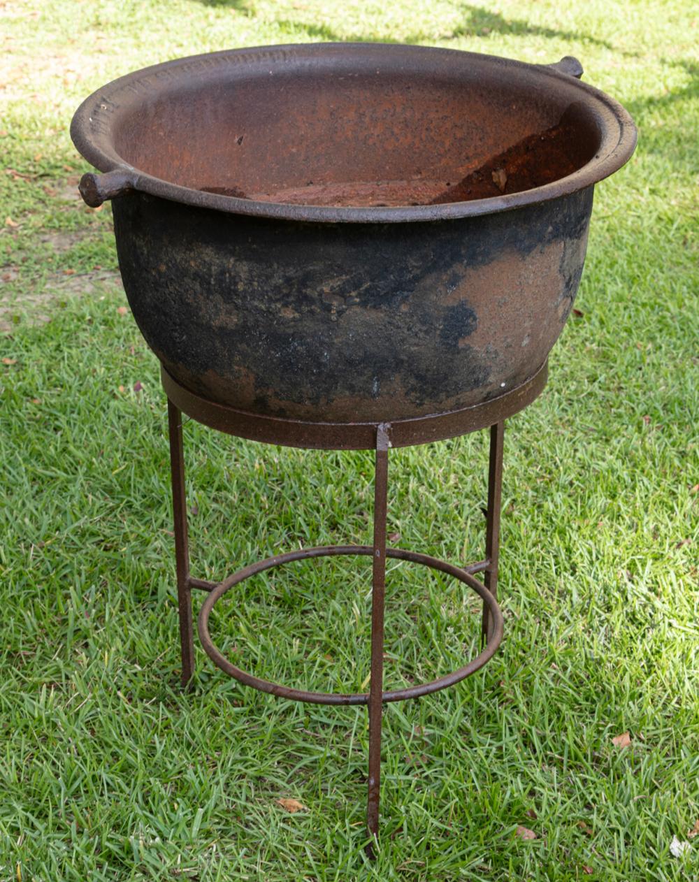 AMERICAN CAST IRON KETTLEAntique
