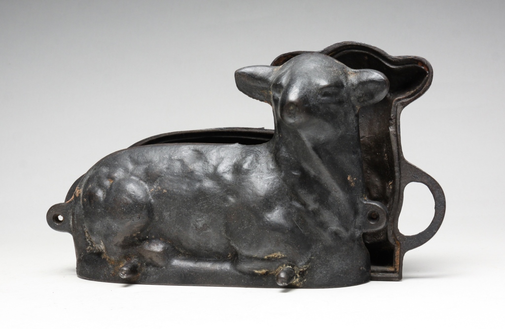 AMERICAN CAST IRON LAMB MOLD.