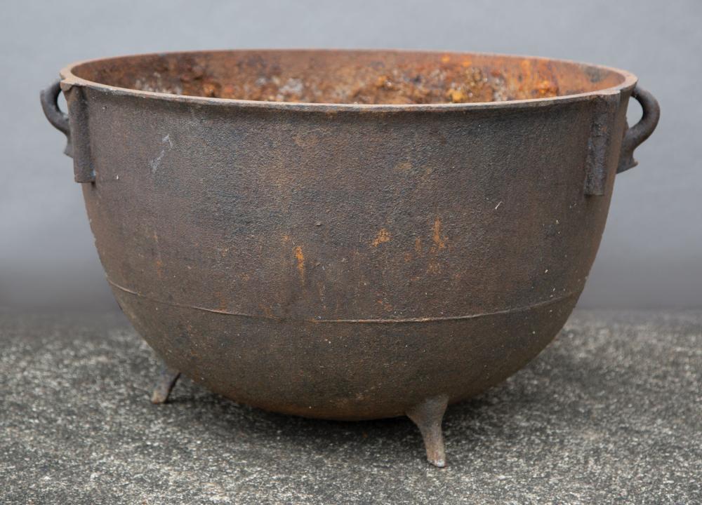 AMERICAN CAST IRON SUGAR