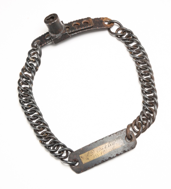 AMERICAN CHAIN LINK DOG COLLAR.
