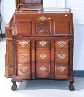 AMERICAN CHIPPENDALE STYLE BLO