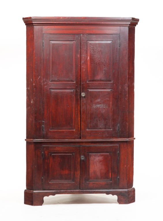 AMERICAN COUNTRY CHIPPENDALE CORNER