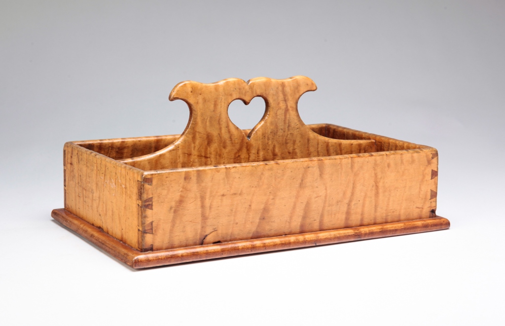 AMERICAN CUTLERY TRAY. Nineteenth