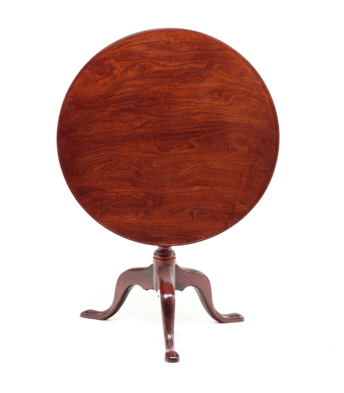 AMERICAN DISH TOP TILT TOP TABLE.