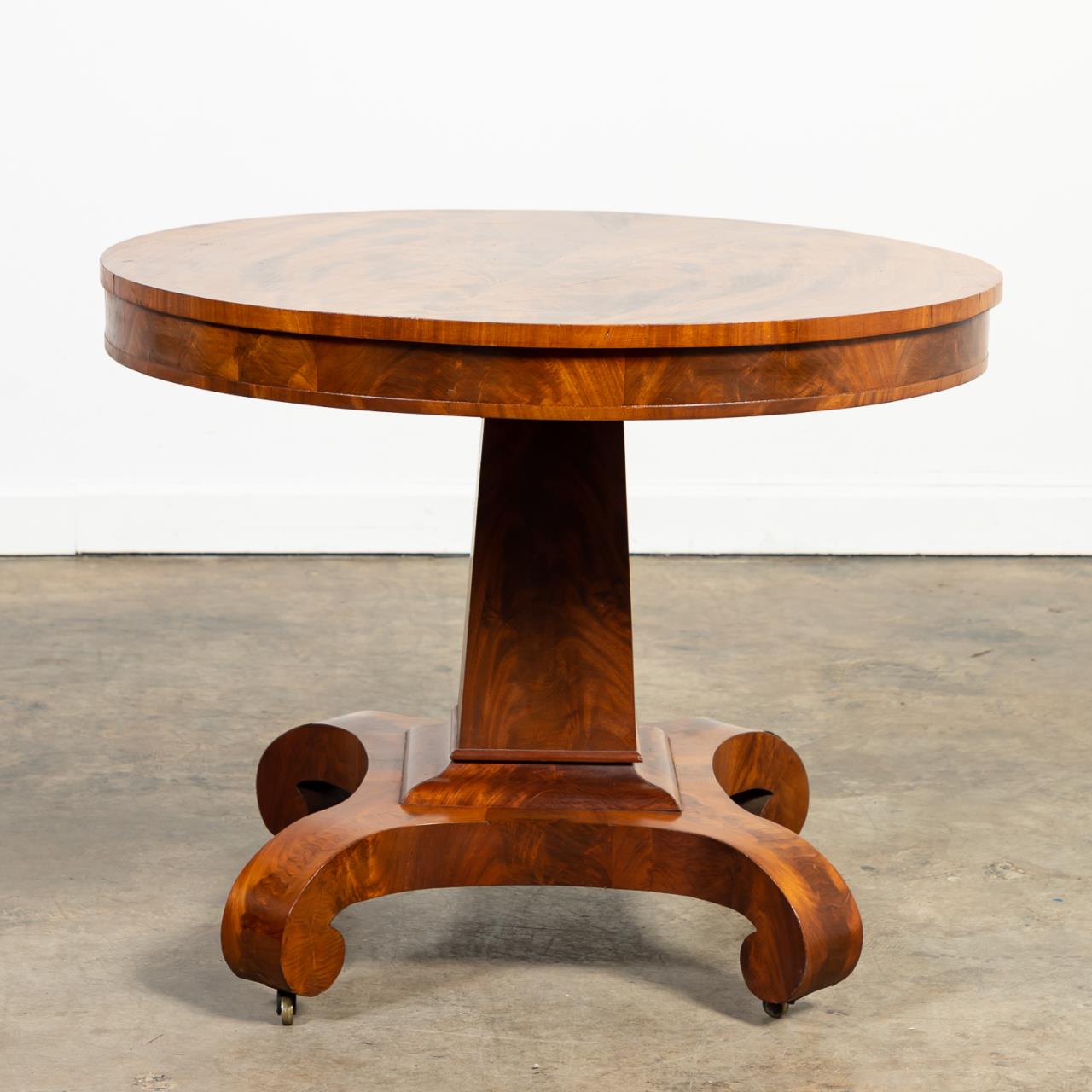 AMERICAN EMPIRE-STYLE MAHOGANY