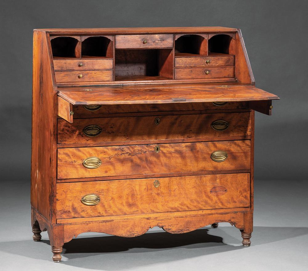 AMERICAN FEDERAL CARVED MAHOGANY