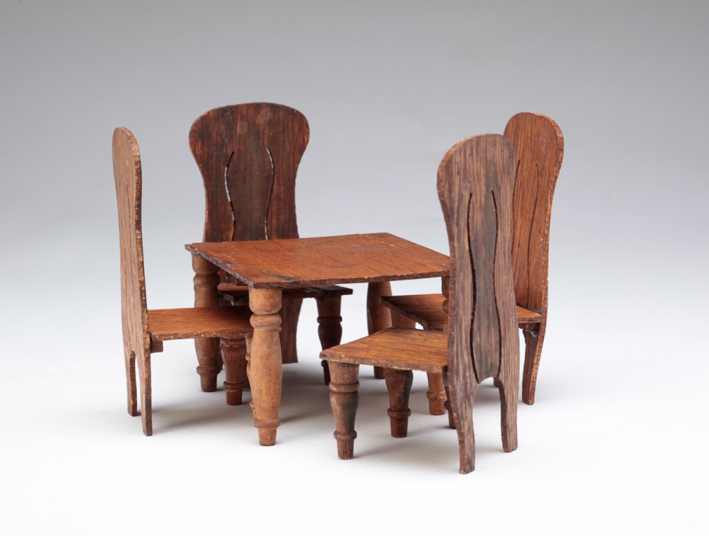 AMERICAN FOLK ART DOLL TABLE AND