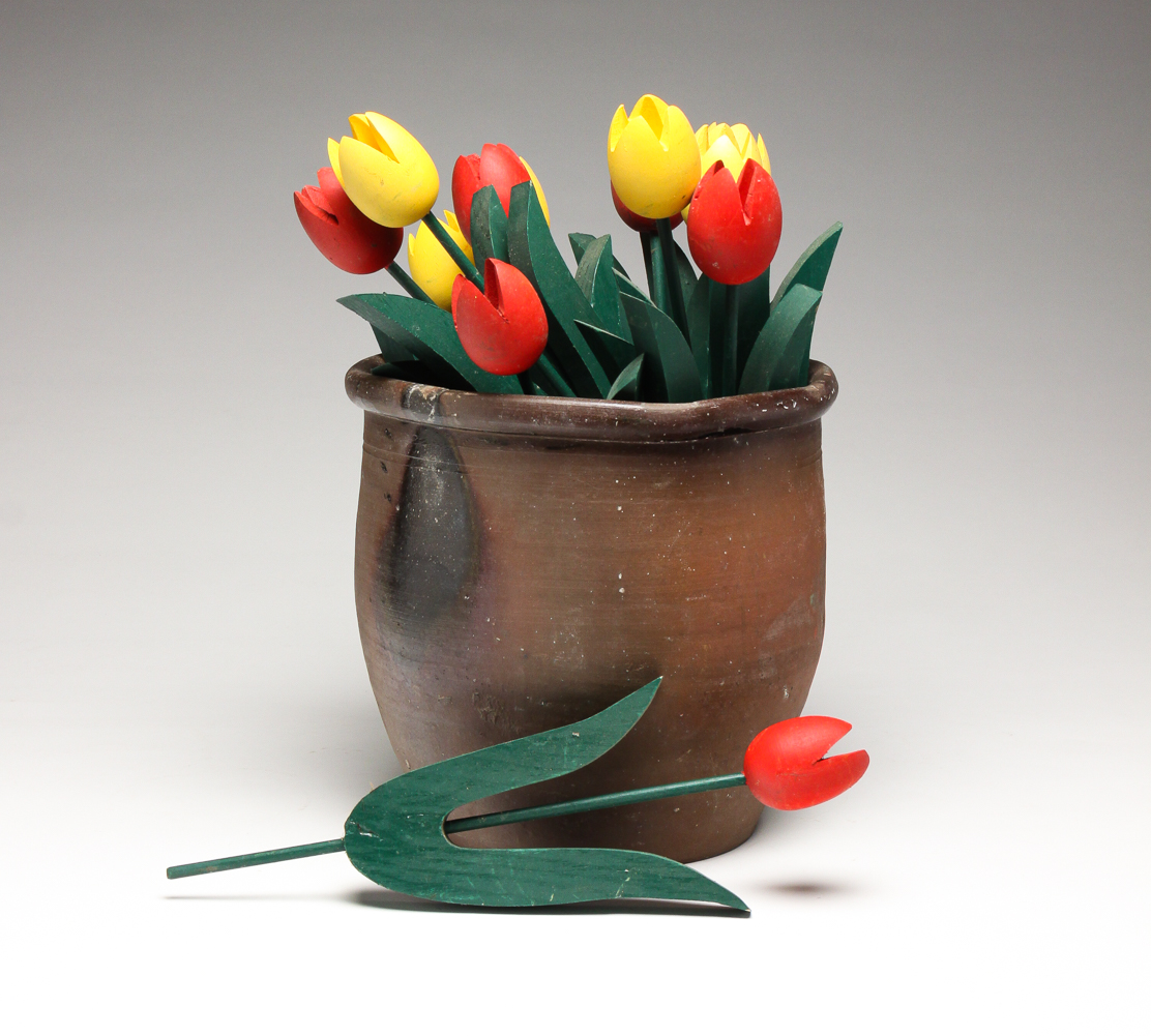 AMERICAN FOLK ART TULIPS. Mid