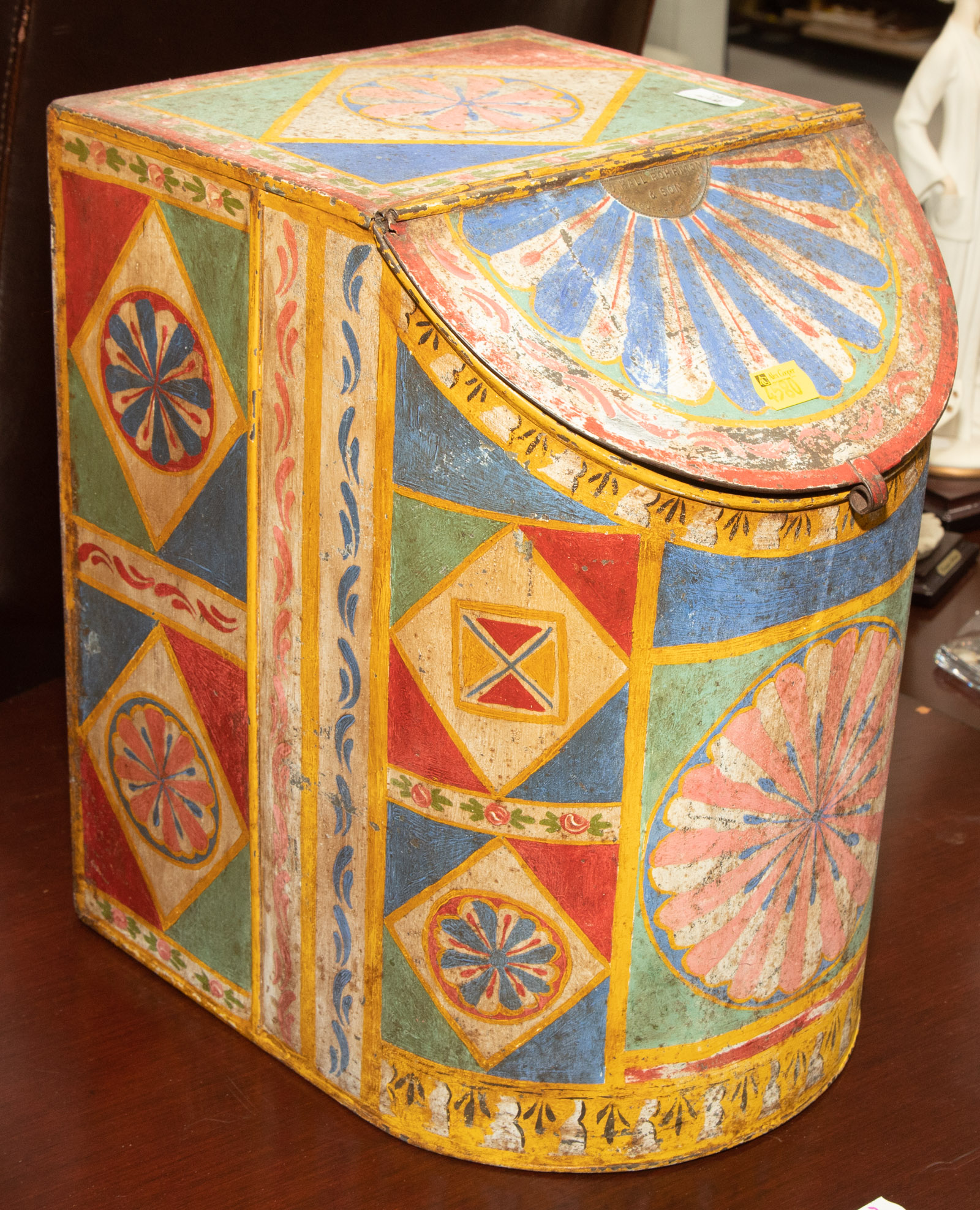 AMERICAN FOLK DECORATED TIN STORE