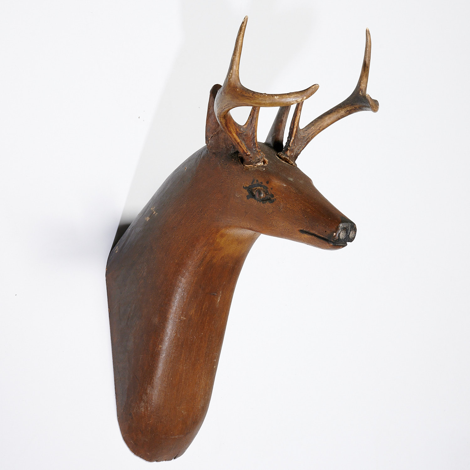 AMERICAN FOLK PAINTED WOOD DEER