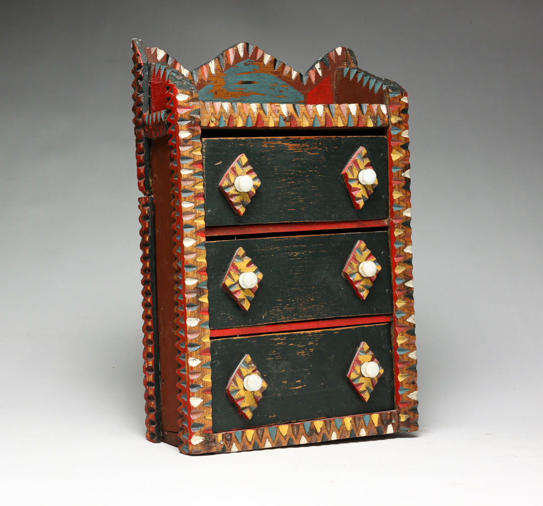 AMERICAN FOLKSY HANGING DRAWERS.