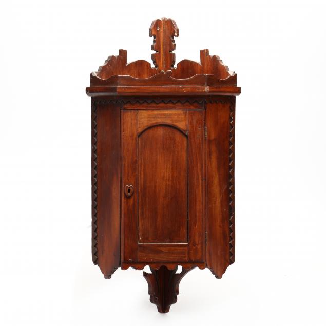 AMERICAN FOLKY CARVED PINE