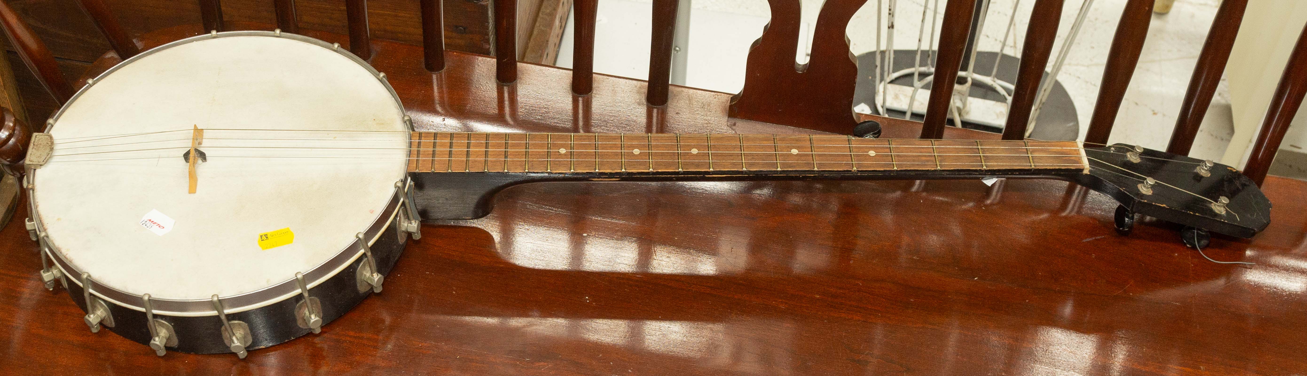 AMERICAN FOUR-STRING BANJO No