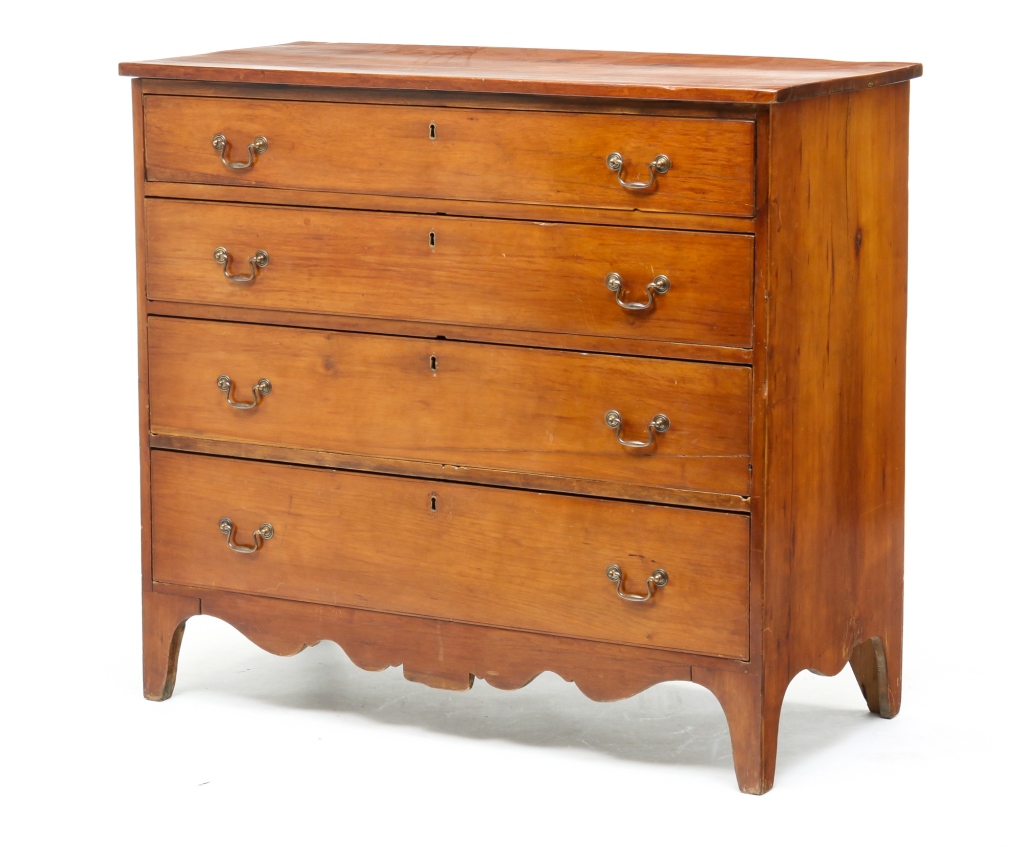 AMERICAN HEPPLEWHITE CHEST. First