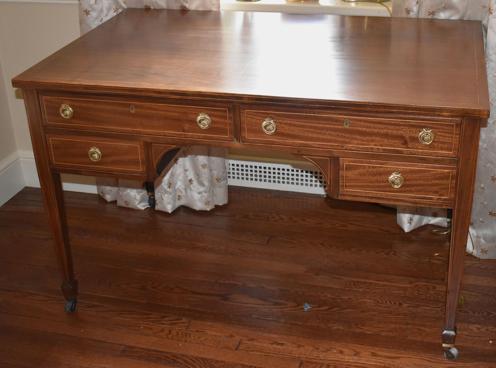 AMERICAN HEPPLEWHITE STYLE MAHOGANY