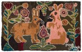 AMERICAN HOOKED RUG, 20TH C.,