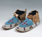 AMERICAN INDIAN BEADED MOCCASI
