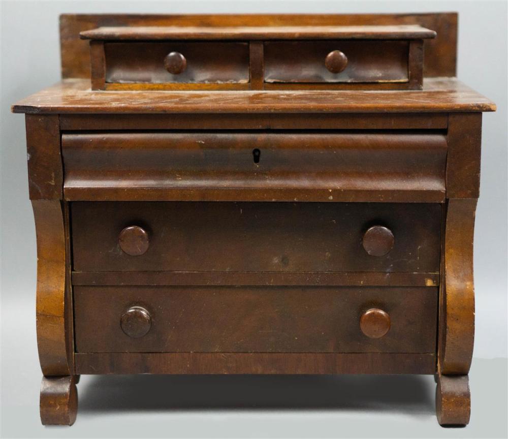 AMERICAN LATE CLASSICAL MAHOGANY