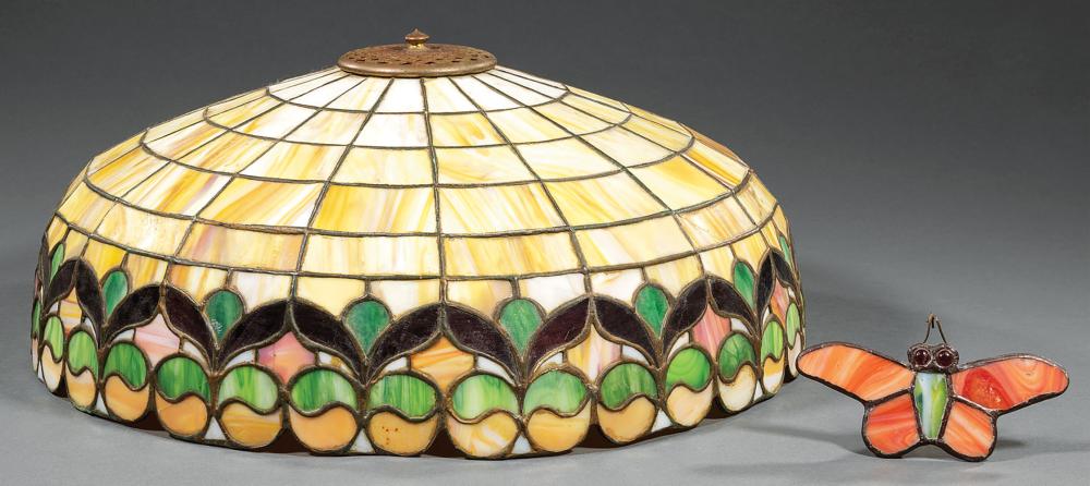 AMERICAN LEADED SLAG GLASS LAMP