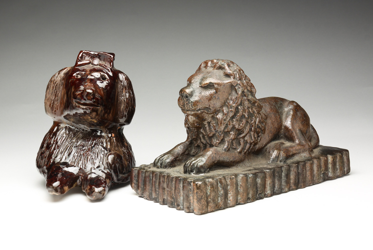 AMERICAN LION AND A DOG BANK.