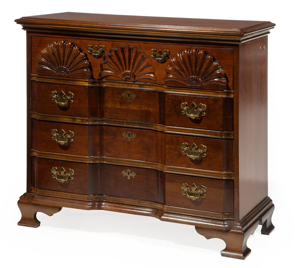 AMERICAN MAHOGANY CHEST OF