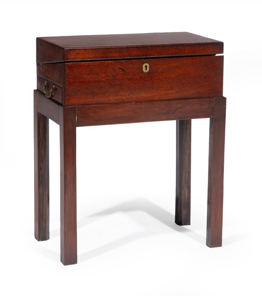 AMERICAN MAHOGANY LAP