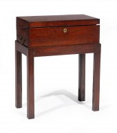 AMERICAN MAHOGANY LAP DESKAmer